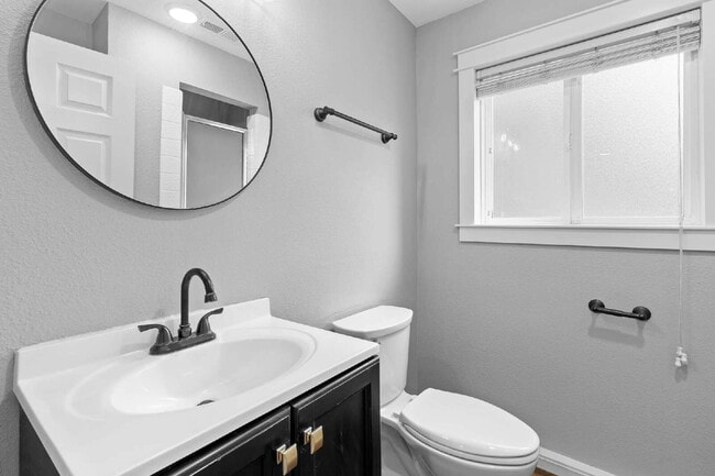 Building Photo - Beautiful Happy Valley Home; Large Lot; In...