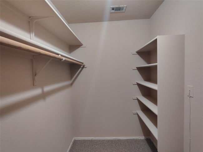 Building Photo - 2504 Hutton Ln