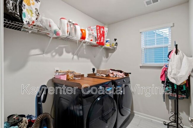 Building Photo - 175 Royal Black Heath