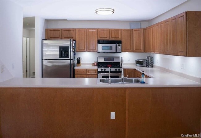 Building Photo - 141 Pinebrook Dr