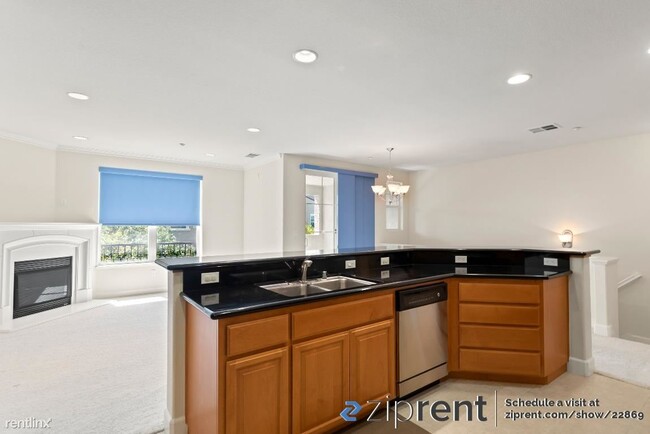 Building Photo - 2 br, 2.5 bath Condo - 1817 Camino Leonor,...