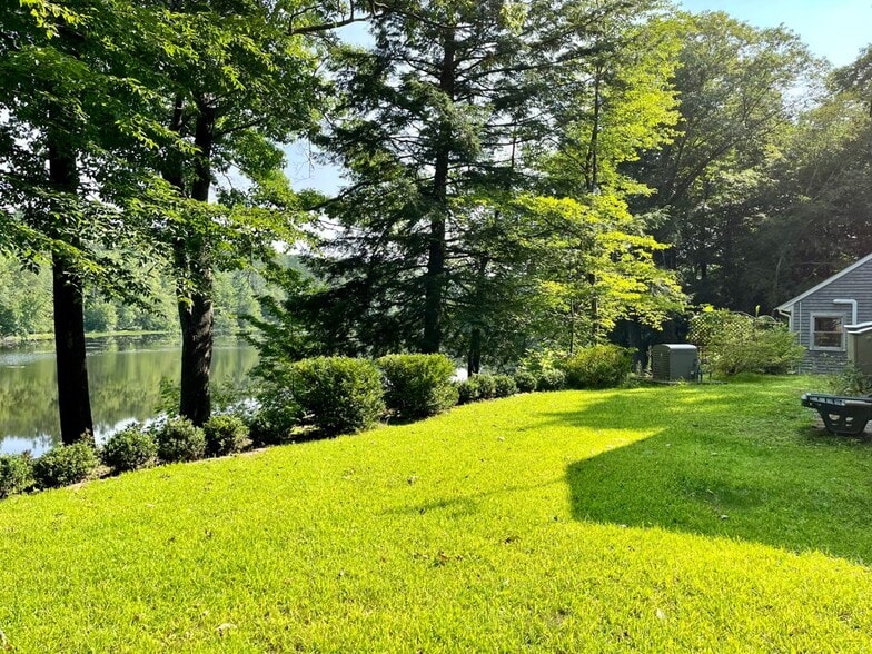 Building Photo - 75 S Rd