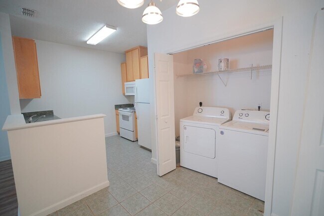 Building Photo - 1680 Corey Wood Cir