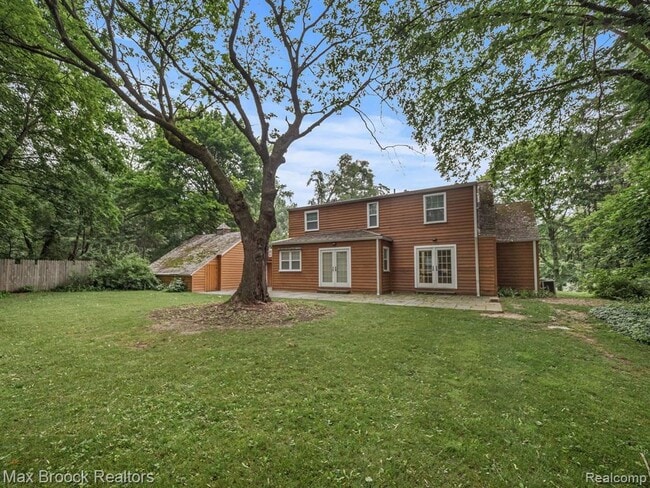 Building Photo - 27180 Wellington Rd