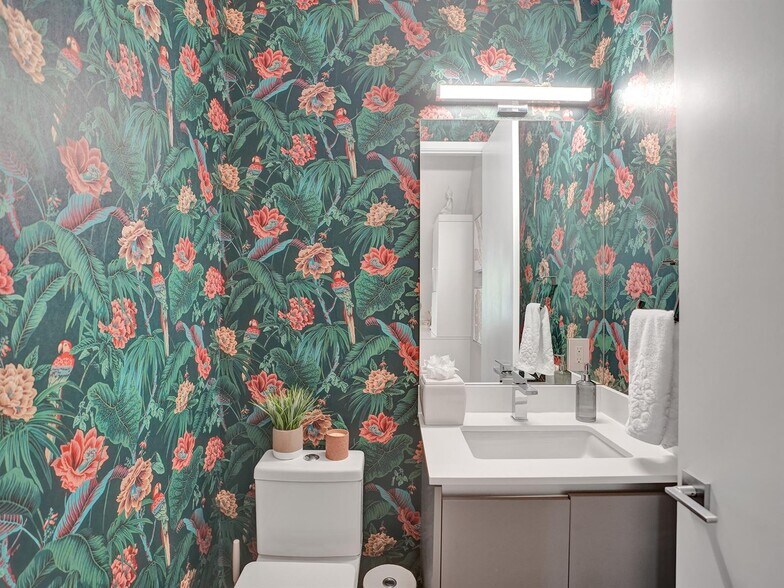 Building Photo - 1604 SW 4th Ave