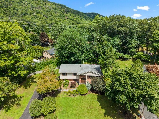 Building Photo - 44 Palisades Ct
