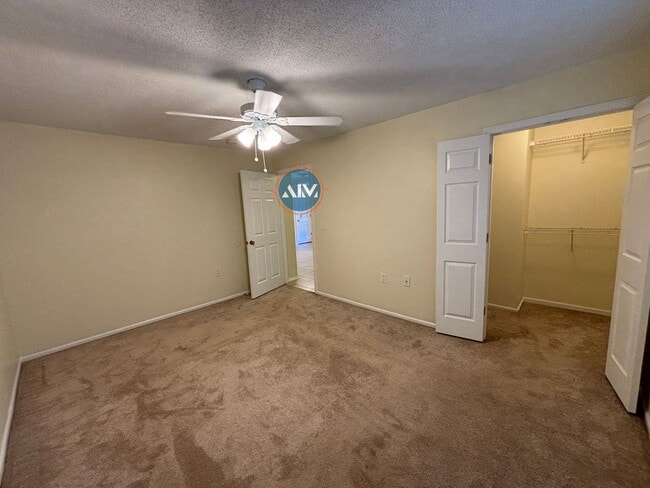 Building Photo - Spacious 3-Bedroom Villa in Woodbridge – T...
