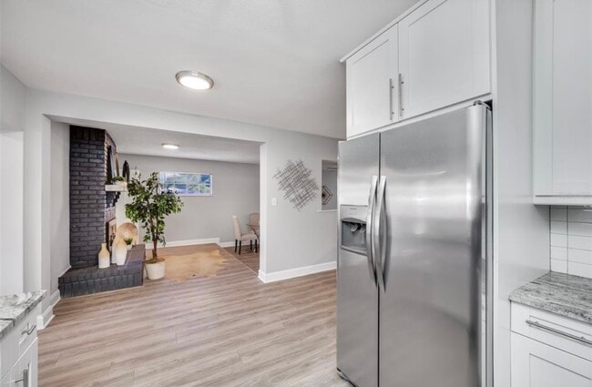 Building Photo - 3703 W Leila Ave