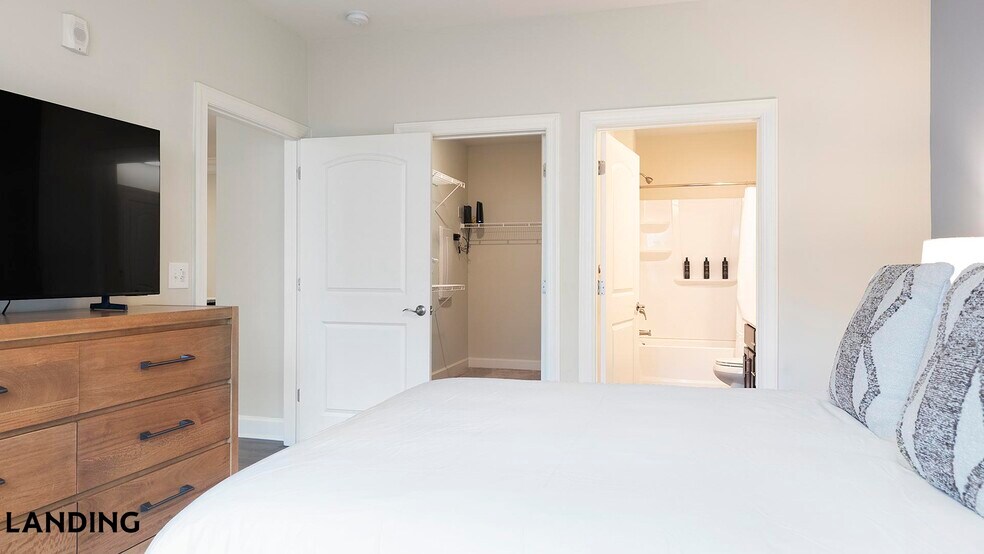 Building Photo - 3000 Daventry Cir