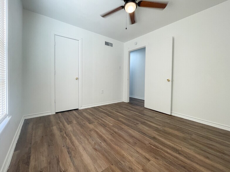 Building Photo - 3812 Pine Ave