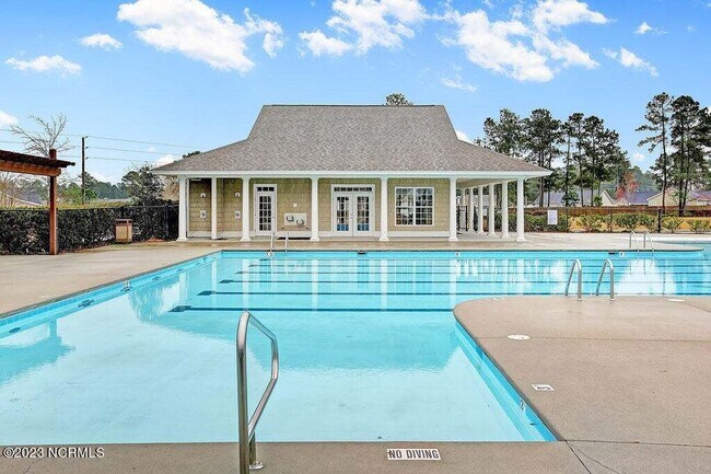 Building Photo - Wonderful 3 bedroom home in the highly ame...