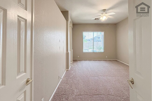 Building Photo - 3Bed/2Bath House at N 59th Ave/Union Hills! Move-In Ready on 09/24/2026! -- 3 CAR GARAGE! PRIVATE...
