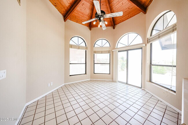 Building Photo - 15704 Cholla Dr