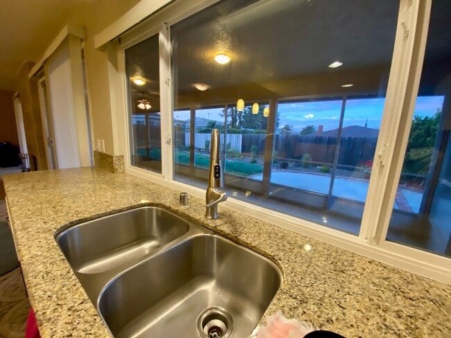 Building Photo - RB Senior 55+ Community 2 Bed +Huge bonus room 2 Baths House $3990