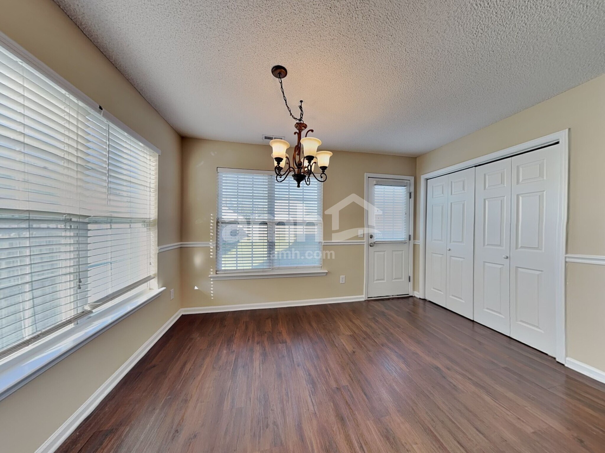 Building Photo - 4924 Lighthouse Ct