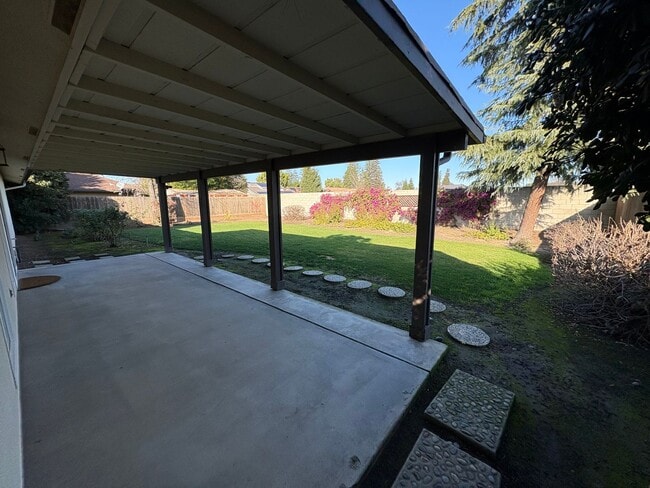 Building Photo - Beautiful Home with solar coming soon!