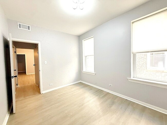 Building Photo - 902 W Margate Terrace