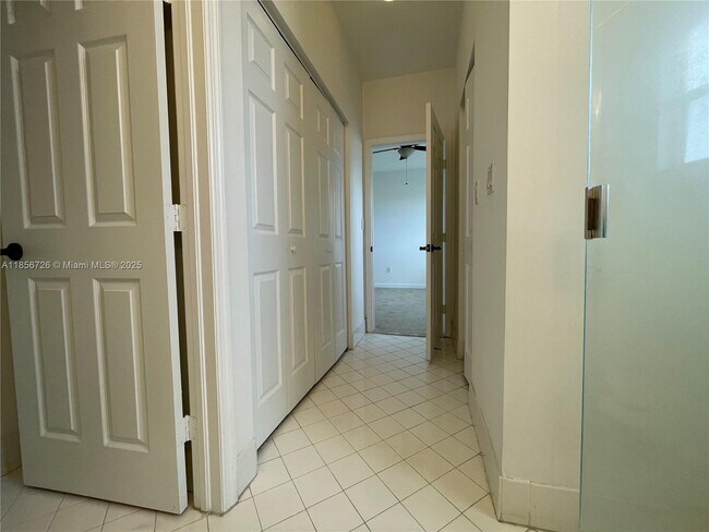 Building Photo - 968 NE 41st Pl