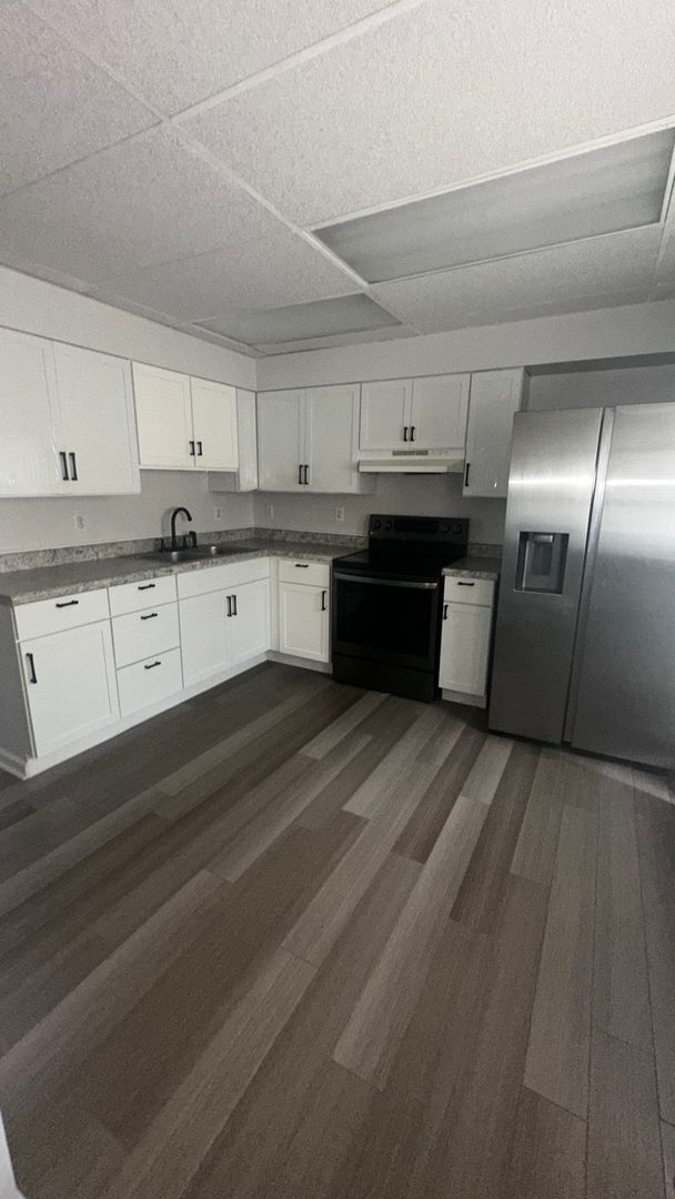 Building Photo - 453 Mooreland Ave