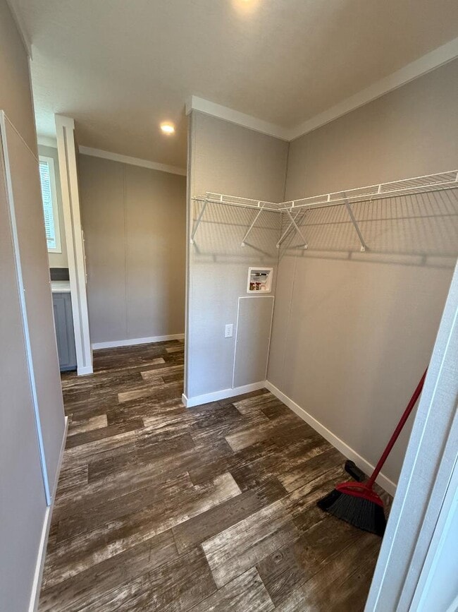 Building Photo - 4901 N Vaughn Rd