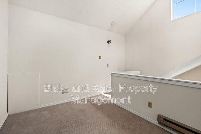 Building Photo - 4000 Carman Dr