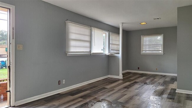 Building Photo - 3827 Harrison Rd