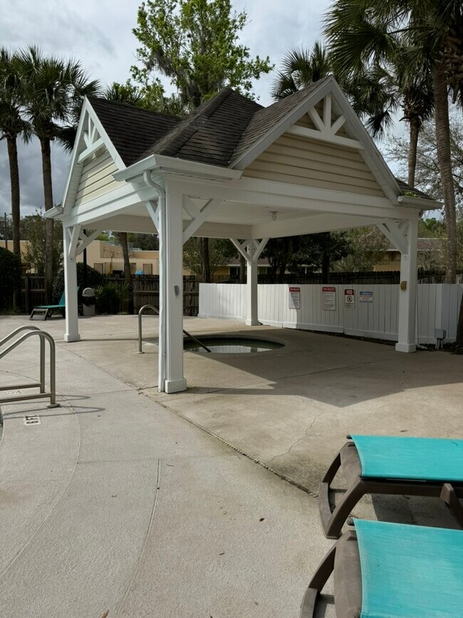Building Photo - 4700 SW Archer Rd