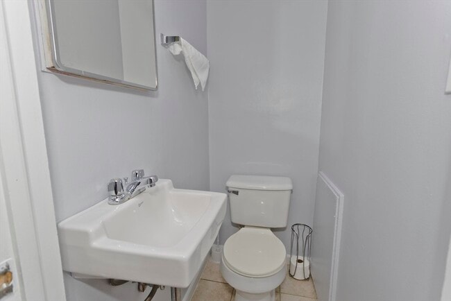 Building Photo - 83 Chalmers St