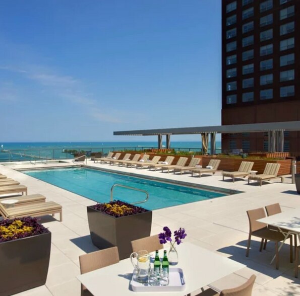 Building Photo - 500 N Lake Shore Dr