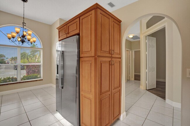 Building Photo - 16658 La Mesa Dr