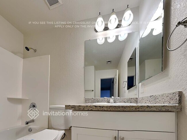 Building Photo - 1339 E Park Ave