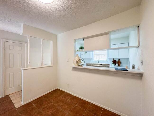 Building Photo - 5810 Sweeney Cir