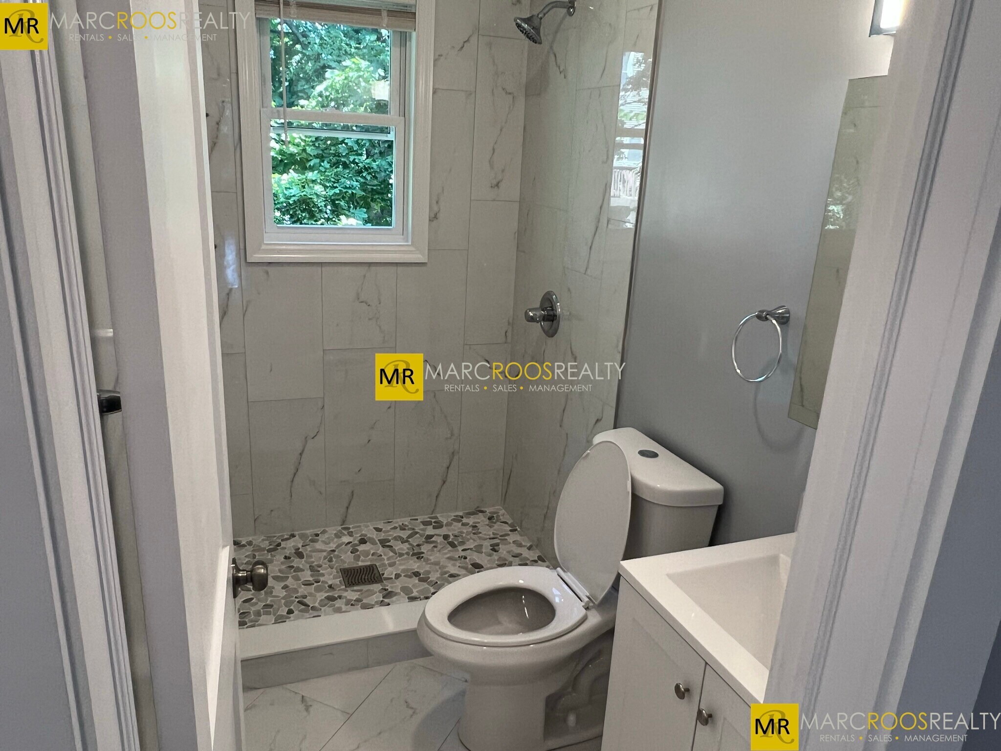 Building Photo - 31 Raymond Ave