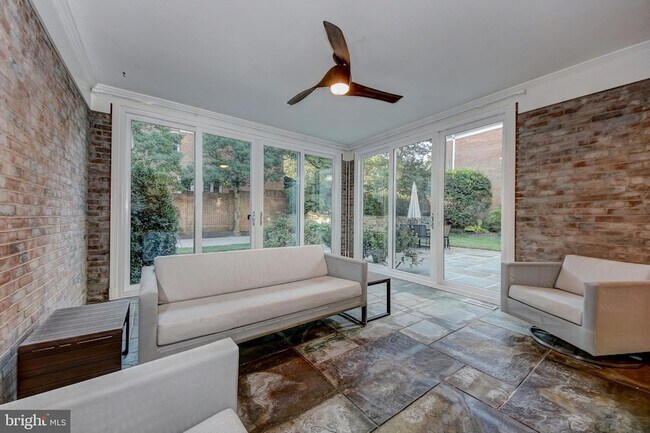 Building Photo - 4509 Tournay Rd