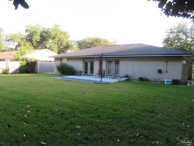 Building Photo - 210 Norwich Dr