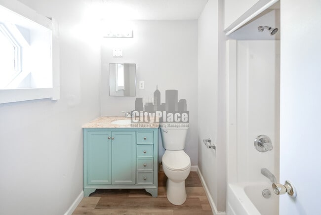 Building Photo - 2633 S Randolph St