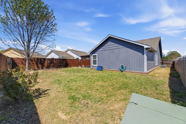 Building Photo - 15208 E 108th Pl N