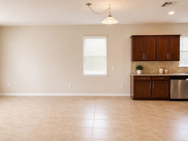Building Photo - 4 Bedroom, 2 Bath Home in Whaley Creek