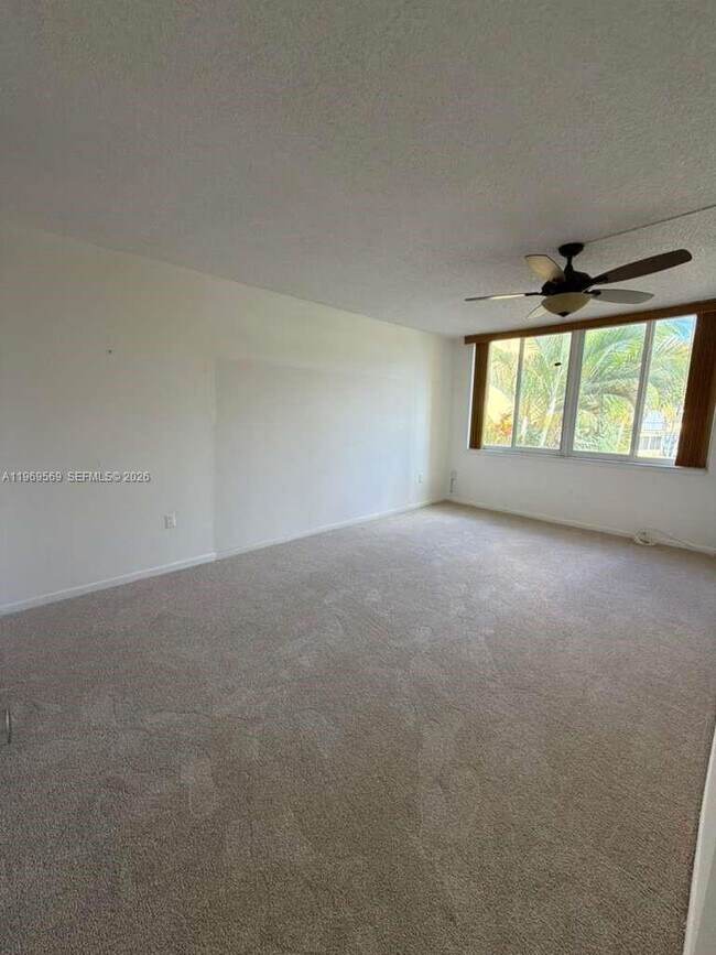 Building Photo - 6750 Royal Palm Blvd