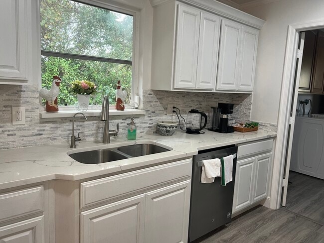 Building Photo - 9080 Peebles Rd