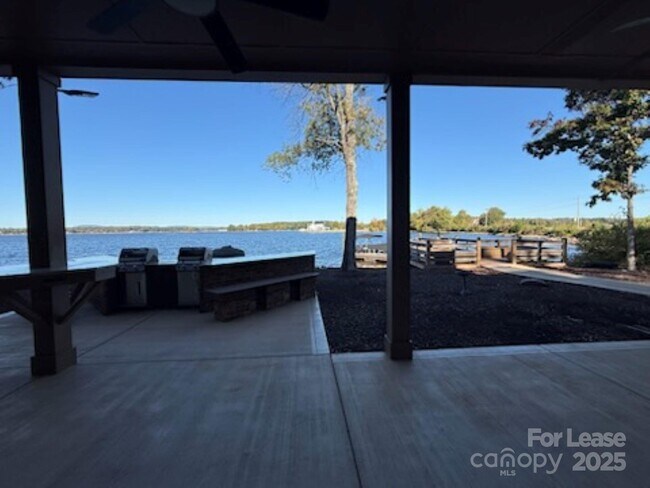 Building Photo - 4897 Kiser Island Rd