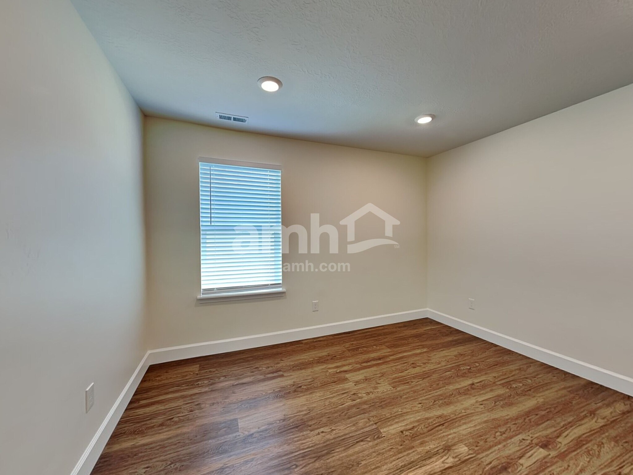 Building Photo - 2325 S Wild Horse Way