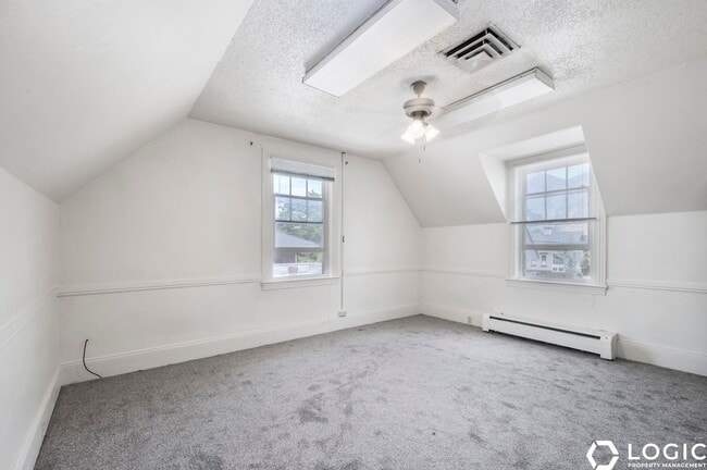 Building Photo - 136 S 300 W