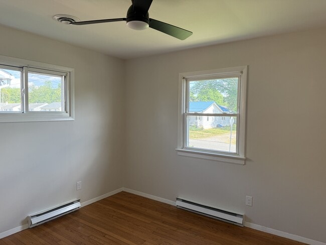 Building Photo - 118 N Linden Ave