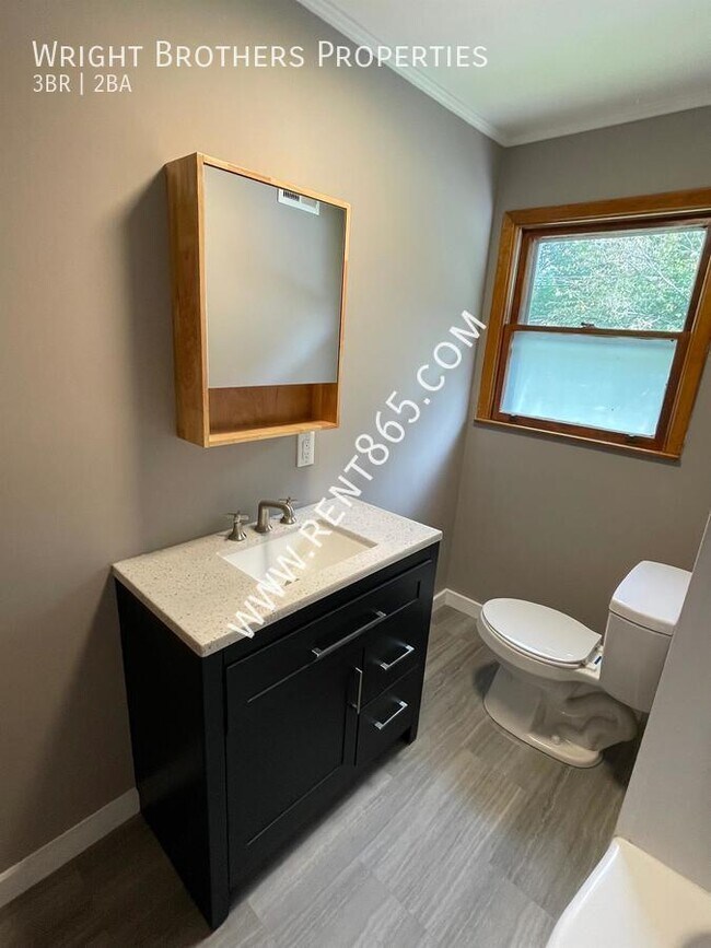 Building Photo - 4709 Lonas Dr