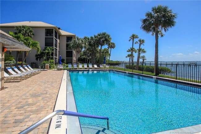 Building Photo - 4720 NE Sandpebble Trce