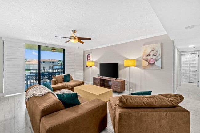 Building Photo - 899 Jeffery St