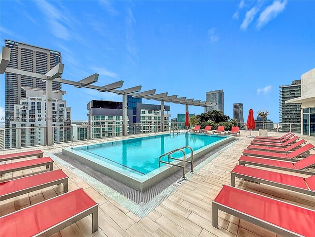Building Photo - 1100S S Miami Ave