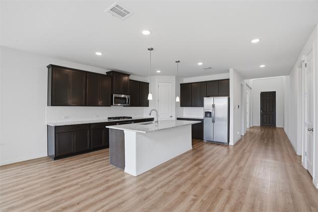 Building Photo - 1216 Rosebay Dr