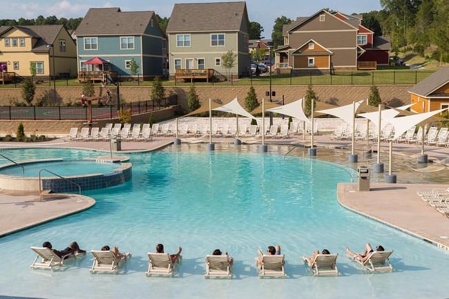 The Retreat at Oxford Cottages Near Ole Miss in Oxford, MS - College Town Oxford